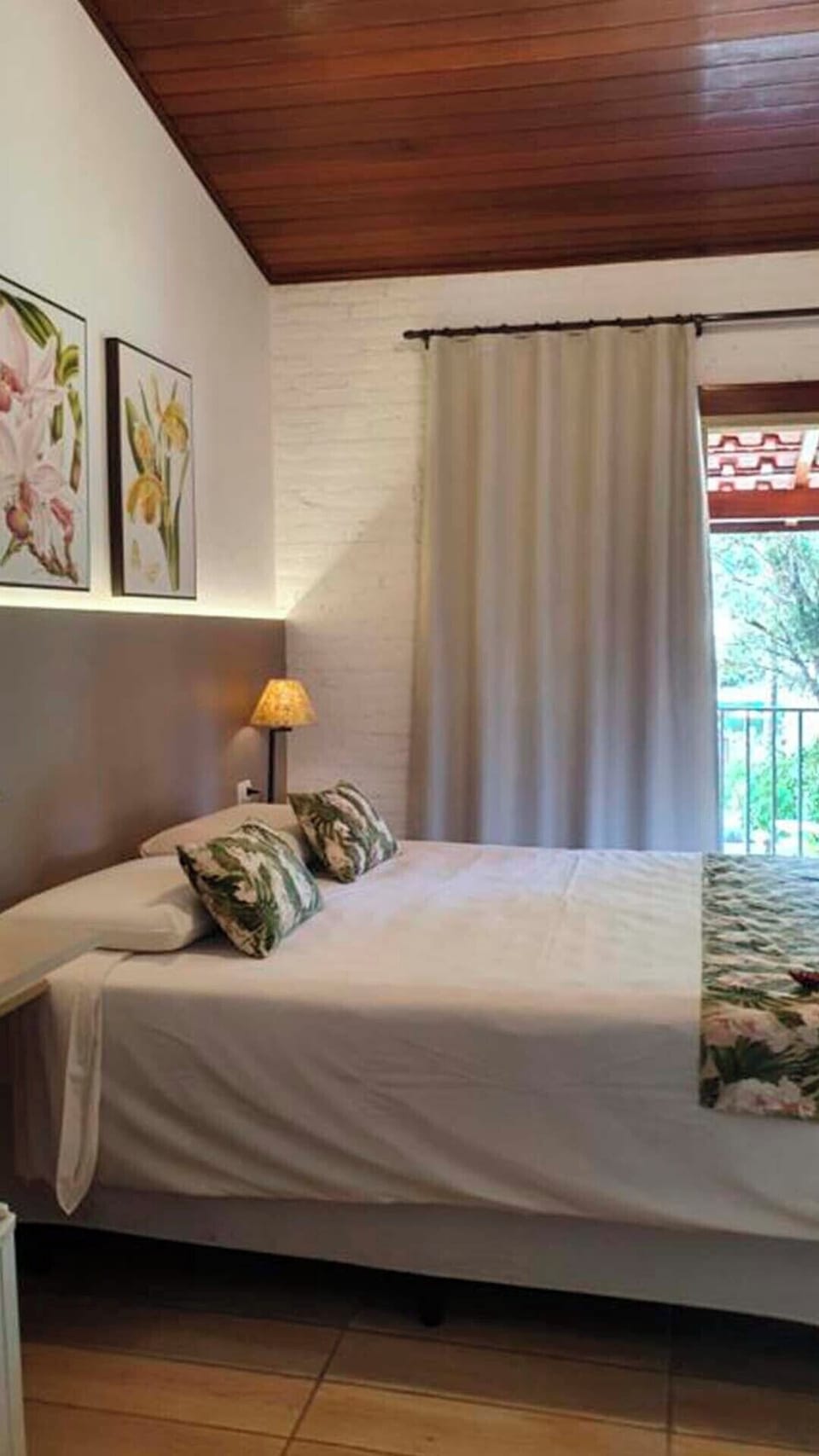 Superior Apartment | Minibar, desk, laptop workspace, iron/ironing board