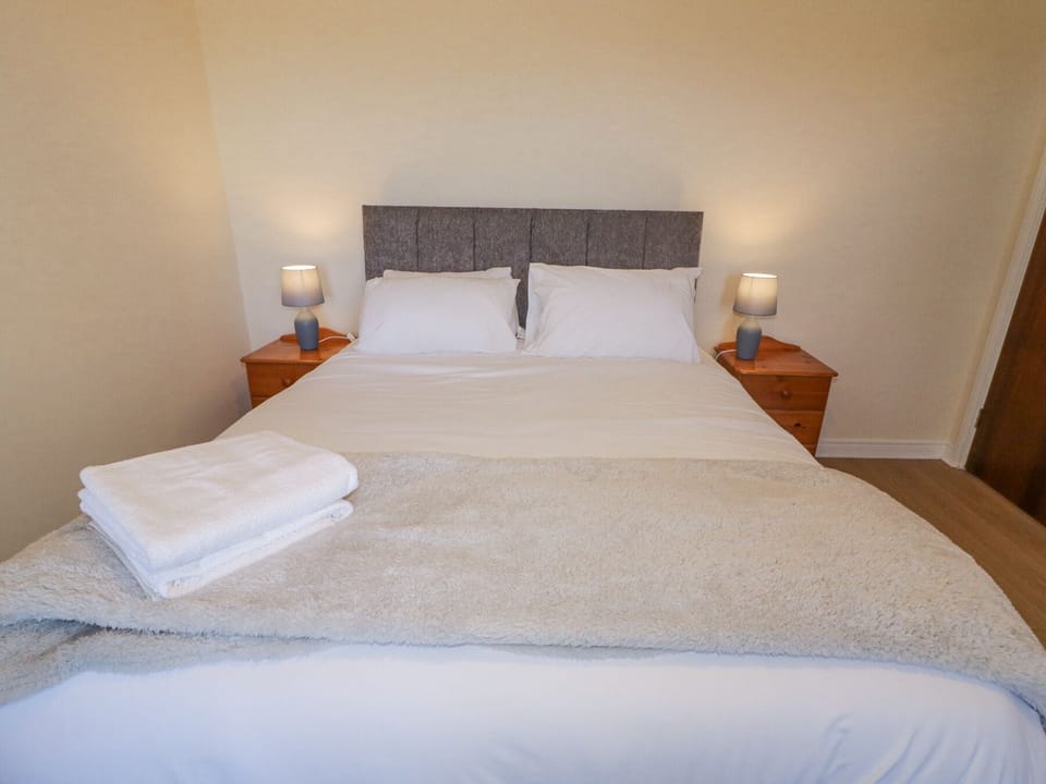 2 bedrooms, individually decorated, individually furnished, free WiFi