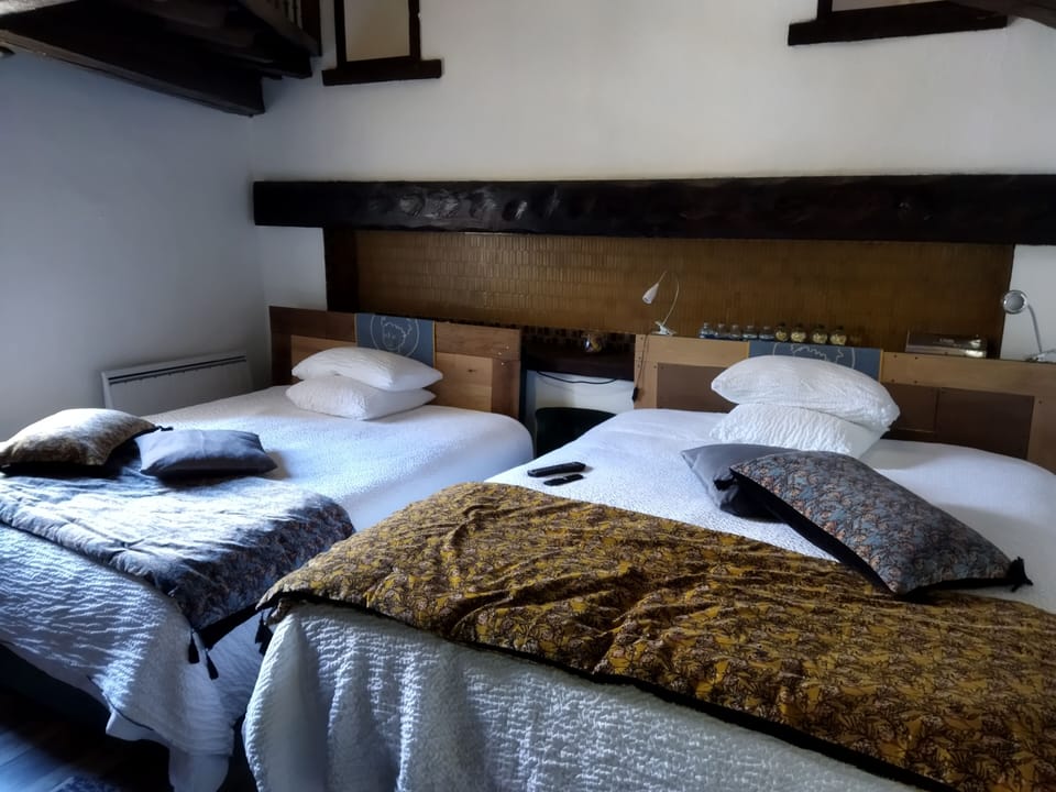 Quadruple Room | Soundproofing, free WiFi, bed sheets