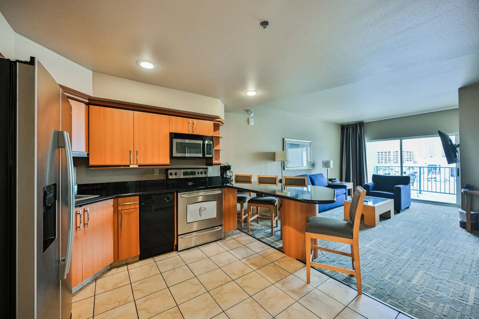 One-Bedroom - Balcony & View | Private kitchen | Full-size fridge, microwave, oven, stovetop