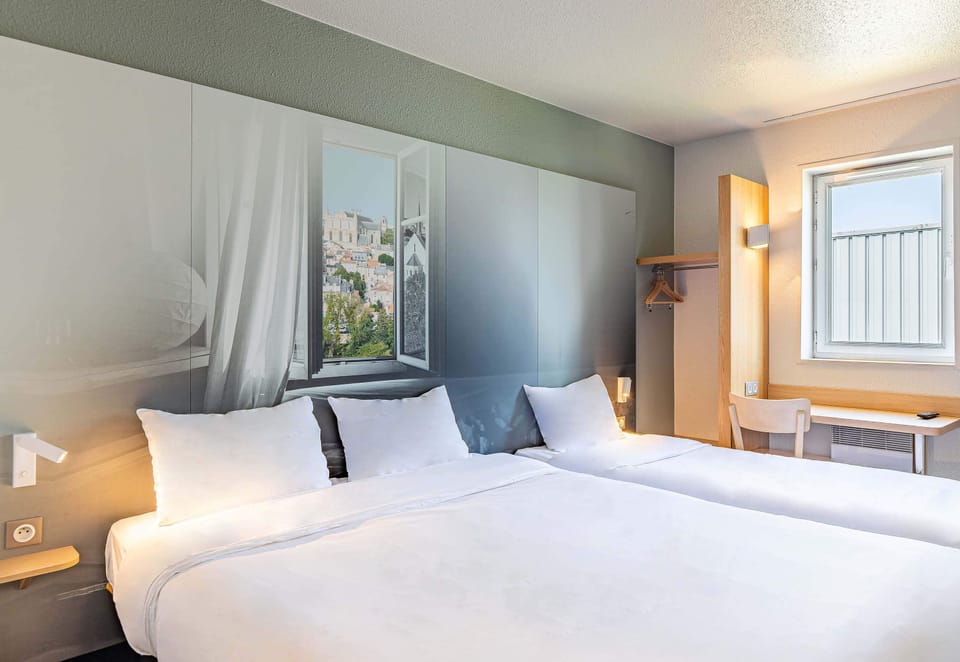 Triple Room, Non Smoking | Premium bedding, desk, soundproofing, free WiFi