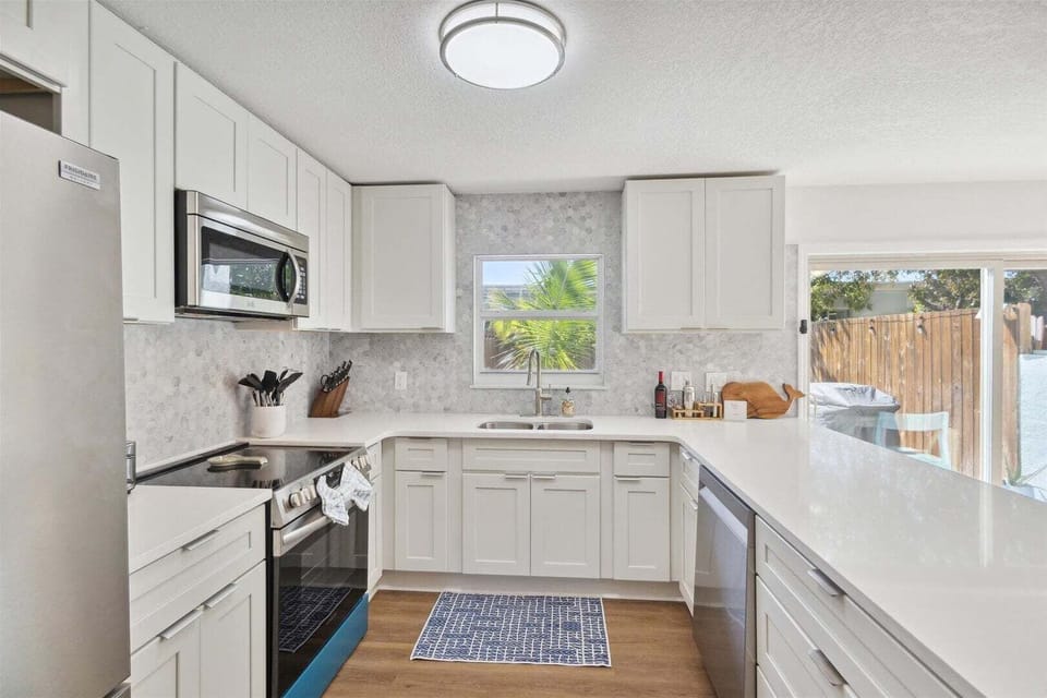 Fridge, microwave, oven, ice maker