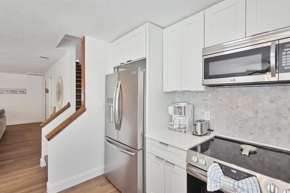 Villa (3 Bedrooms) | Private kitchen | Fridge, microwave, oven, ice maker