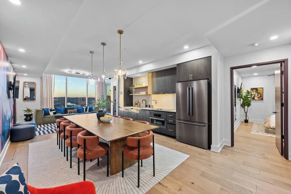 Dining room & kitchen (1)