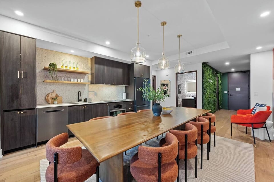 Dining room & kitchen (2)