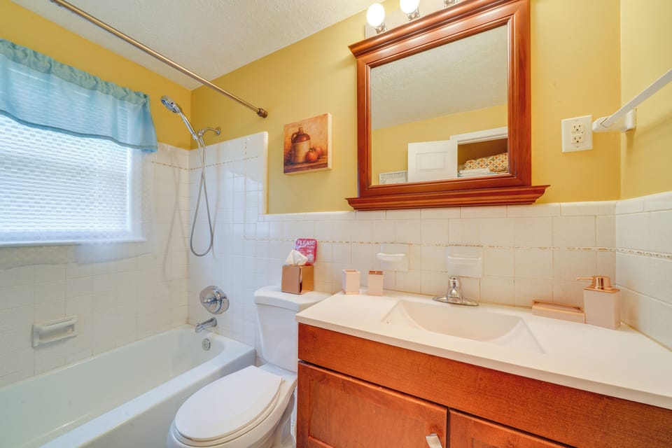 Full Bathroom | Main Level