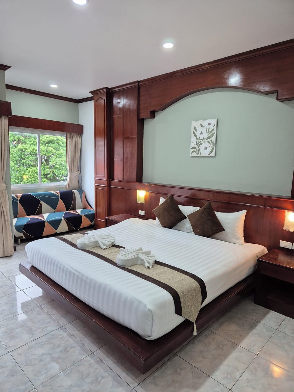 Deluxe Double Room (with balcony and with window) | In-room safe, soundproofing, iron/ironing board, free WiFi