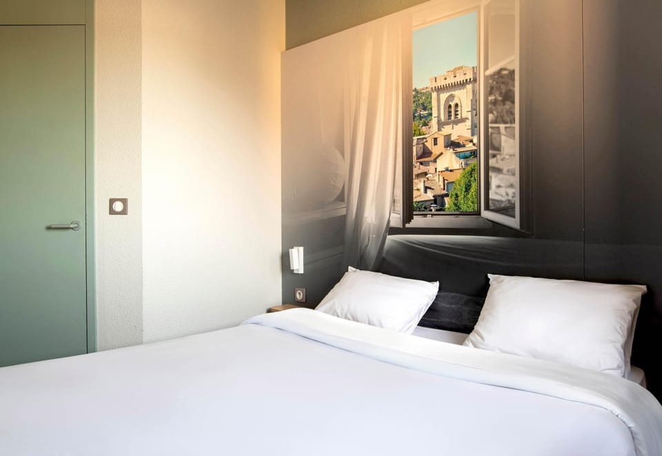 Double Room, Non Smoking | Premium bedding, desk, soundproofing, cribs (free)
