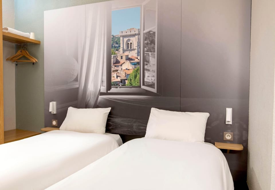 Twin Room | Premium bedding, desk, soundproofing, cribs (free)