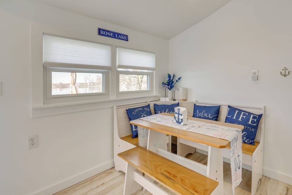 Dining Area | Dishware/Flatware
