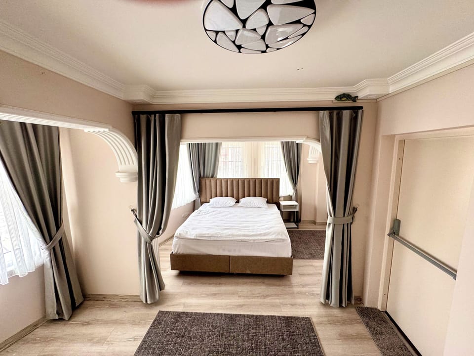Family Room, Partial Sea View | Laptop workspace, free WiFi
