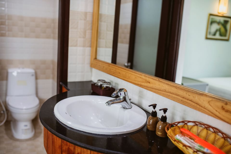 Family Room | Bathroom sink