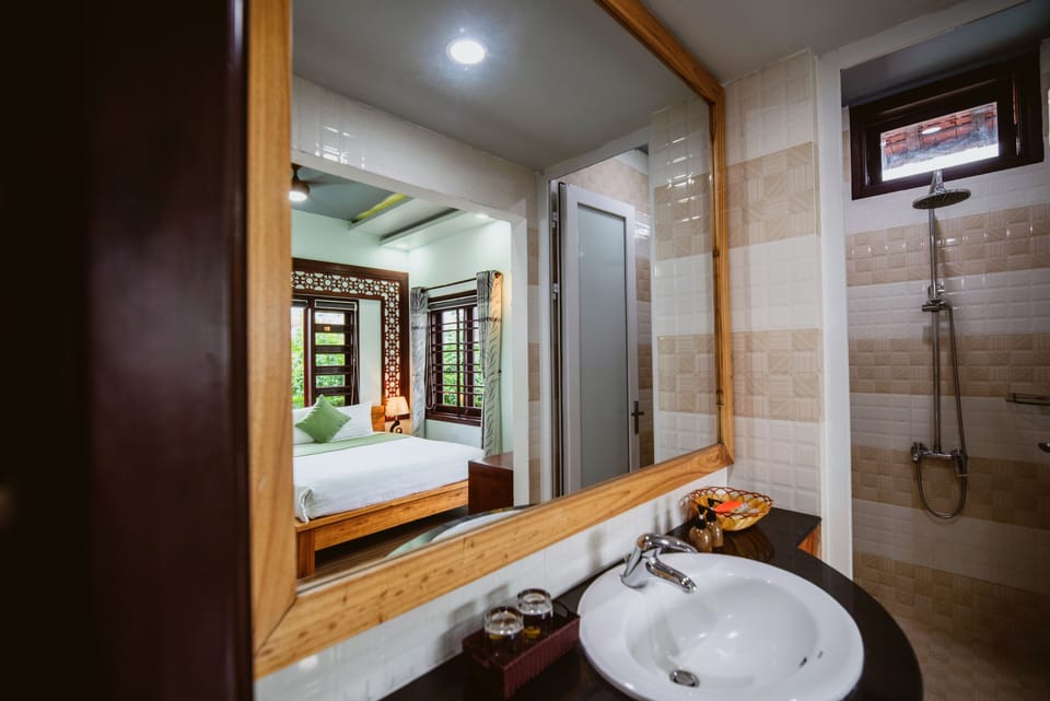 Family Room | Bathroom sink