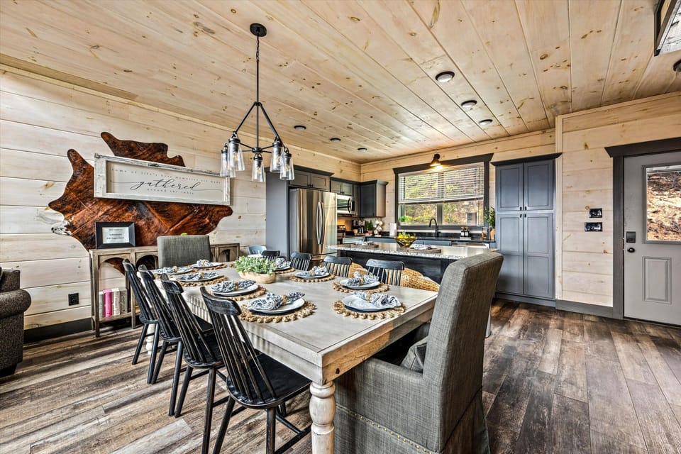 Enjoy every meal with a side of breathtaking mountain views in the dining room
