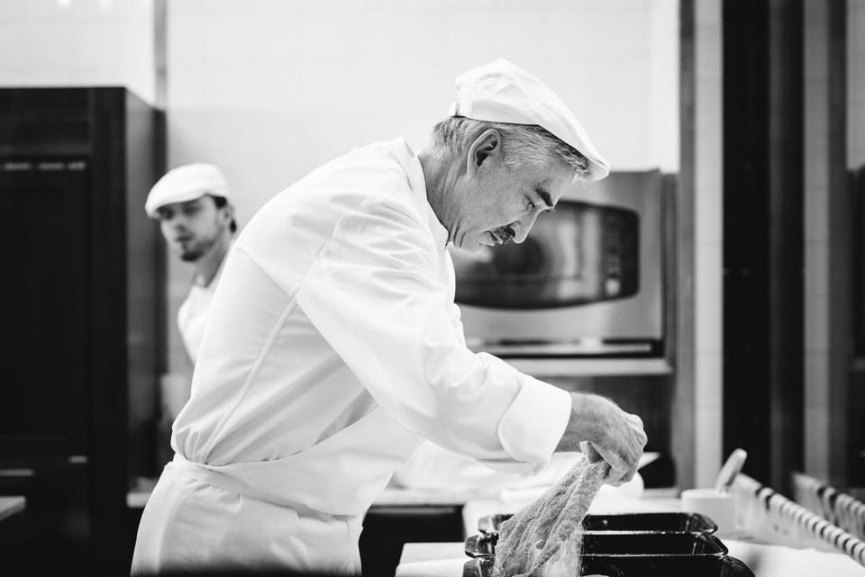 3 restaurants; breakfast, lunch, and dinner served