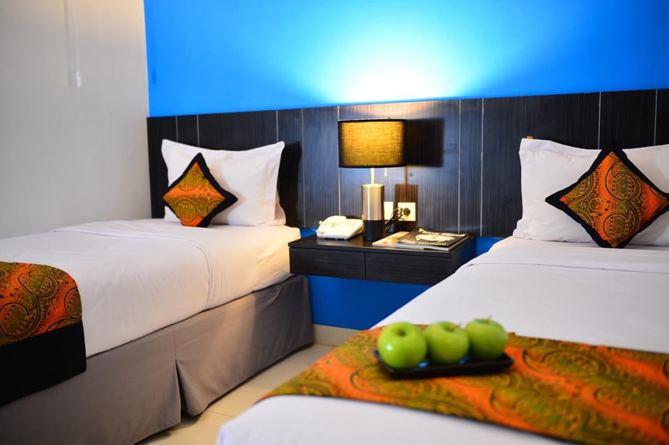 In-room safe, desk, laptop workspace, rollaway beds
