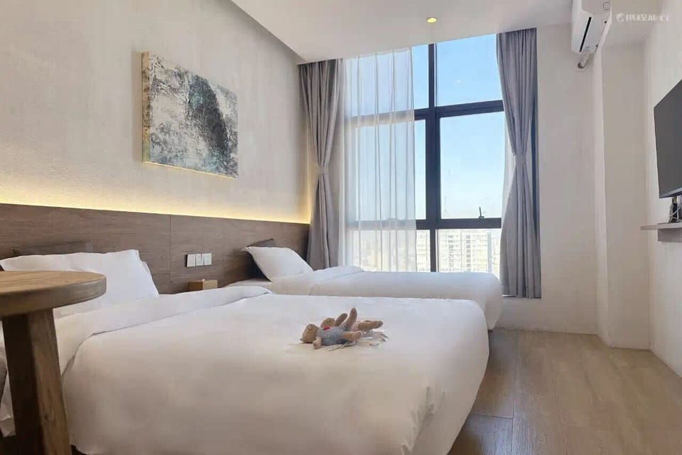 Comfort Twin Room, City View | Desk, laptop workspace, WiFi (free)