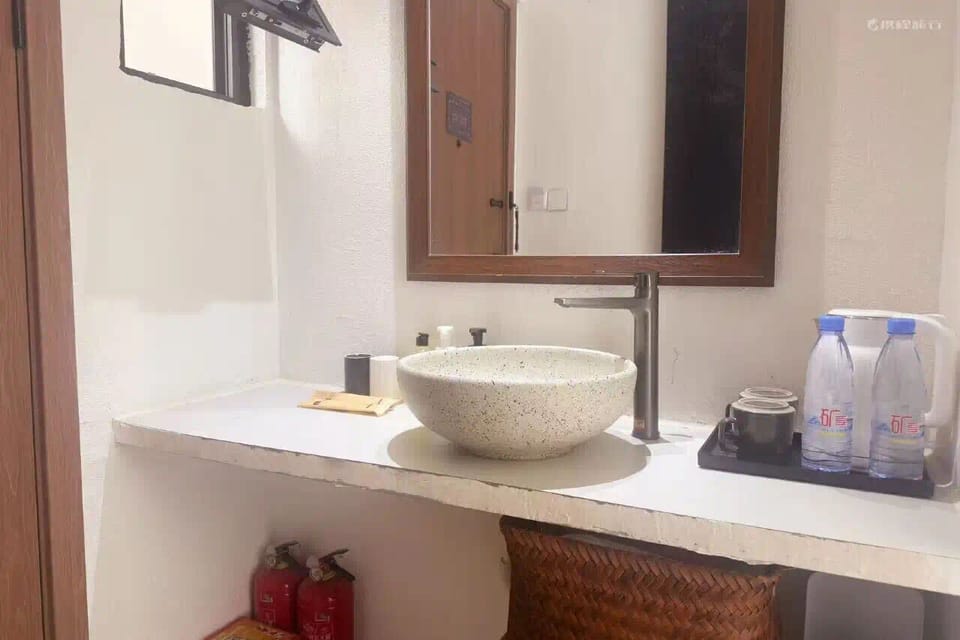 Classic Single Room, City View | Bathroom | Shower, hair dryer, slippers, towels