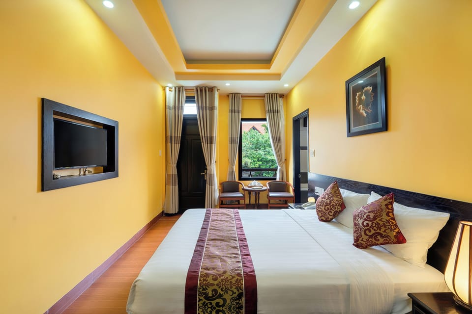 Deluxe Double Room | In-room safe, desk, laptop workspace, soundproofing