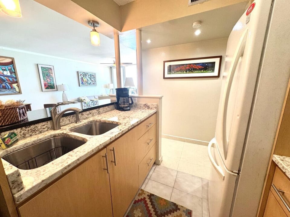 Fully Equipped Kitchen with standalone oven