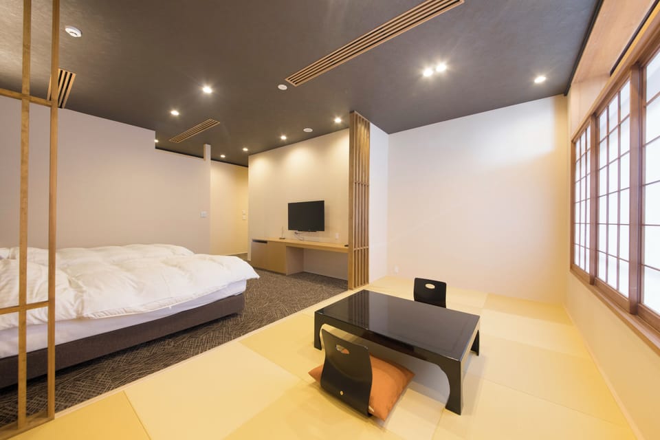 Superior Room | In-room safe, iron/ironing board (on request), WiFi (free), bed sheets