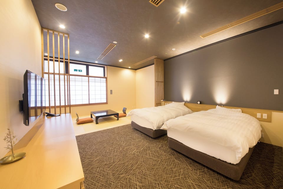 Superior Room | In-room safe, iron/ironing board (on request), WiFi (free), bed sheets