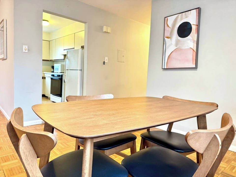 Comfortable space to eat and connect
