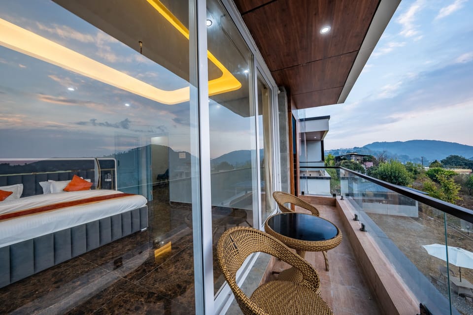 Deluxe Double Room, Mountain View | Free WiFi