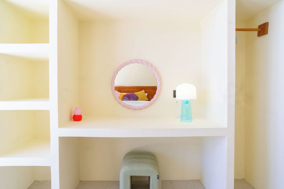 Cribs/infant beds, free WiFi, bed sheets