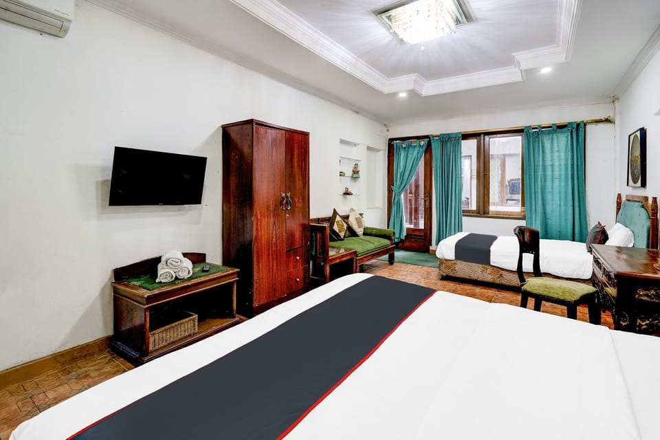 Family Suite | Desk, free WiFi, bed sheets