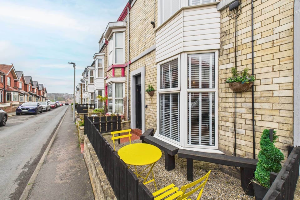House, Accessible | 3 bedrooms, desk