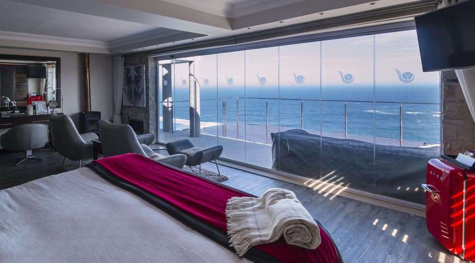 Honeymoon Double Room, 1 Double Bed, Ocean View | Free minibar, in-room safe, desk, laptop workspace