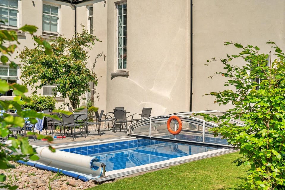 Holiday Home Swimming Pool