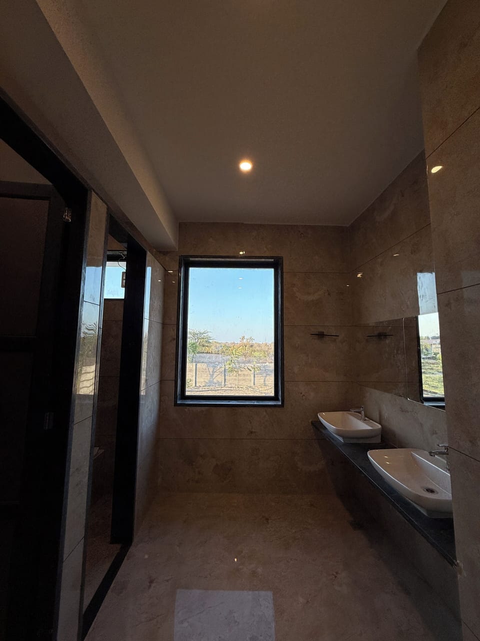Shower, free toiletries, hair dryer, slippers