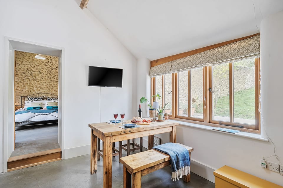 The Neap, Toller Fratrum: The dining area with view through to the bedroom