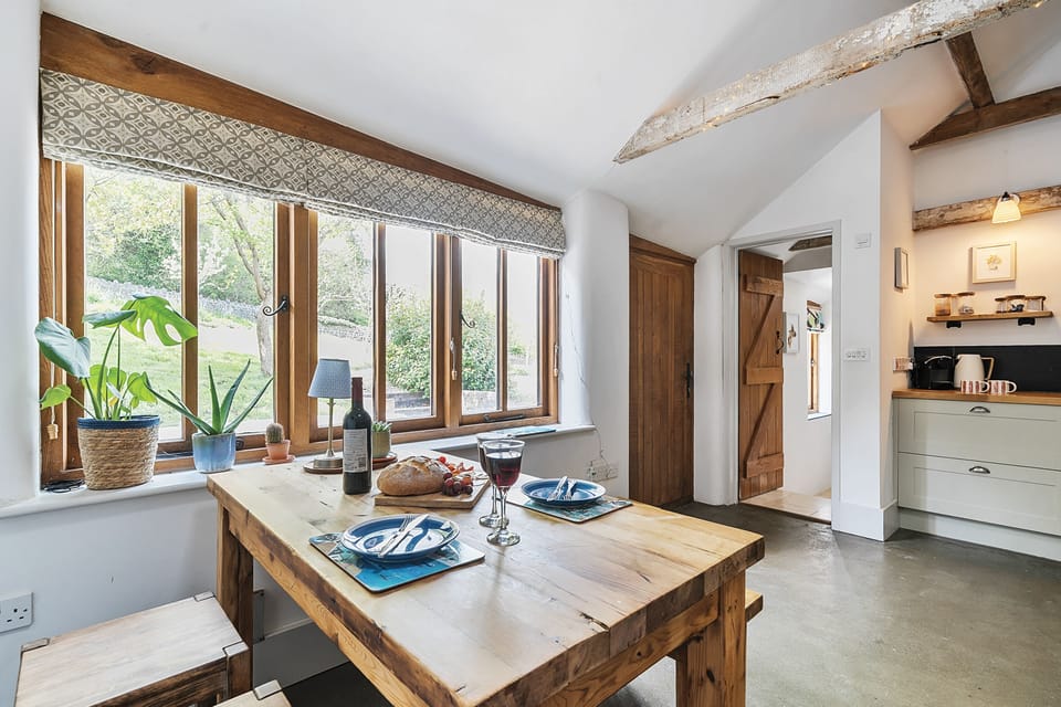 The Neap, Toller Fratrum: Gaze out at the garden whilst enjoying your meals