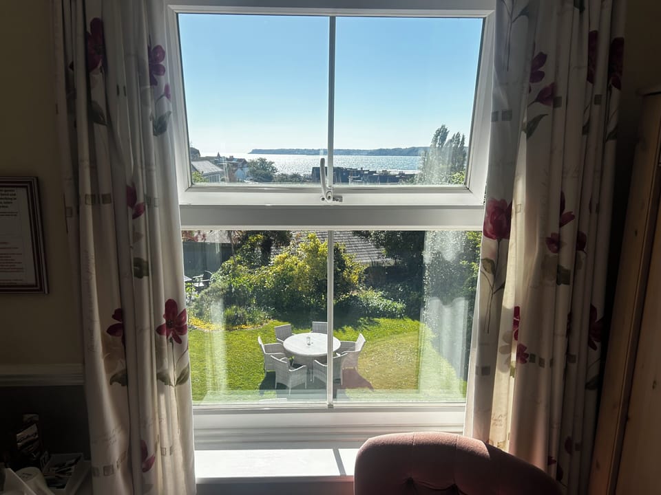 Comfort Double Room | Iron/ironing board, free WiFi