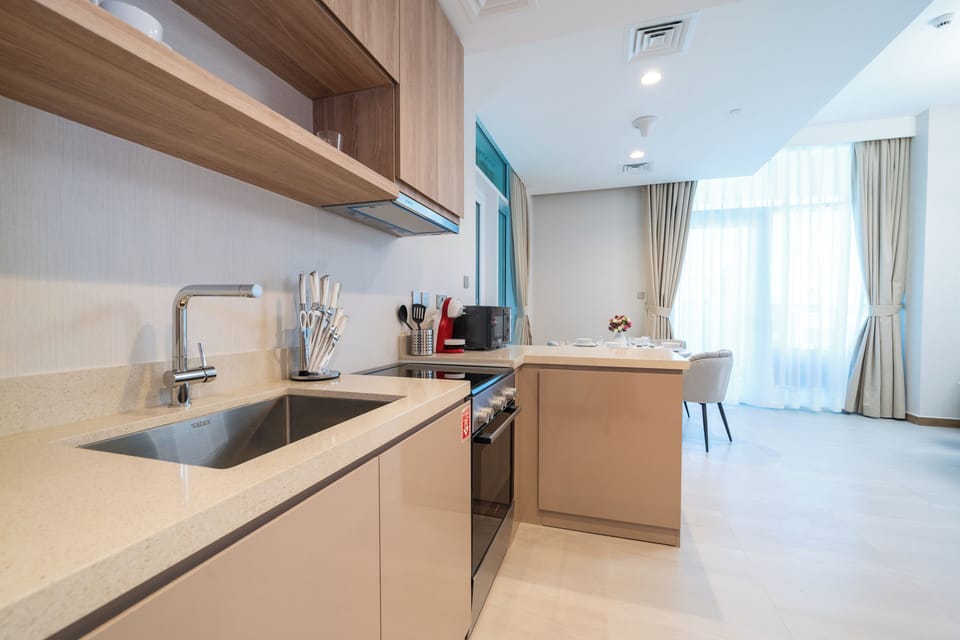 Apartment, Balcony, Lake View | Private kitchen