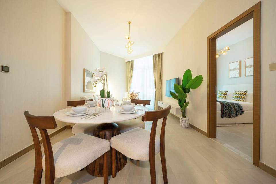 Apartment, Balcony, Lake View | In-room dining
