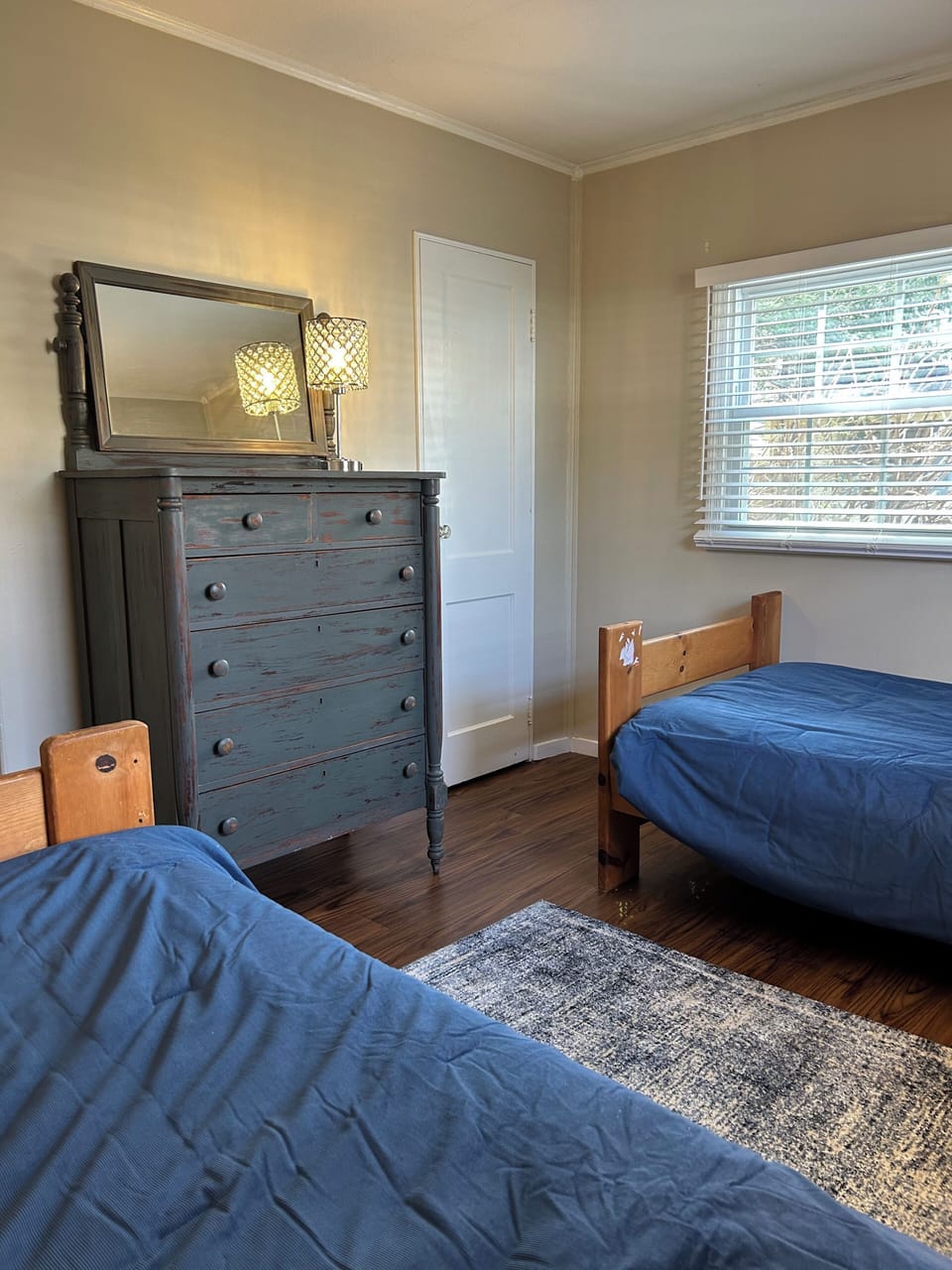 BR 2 dresser & closet