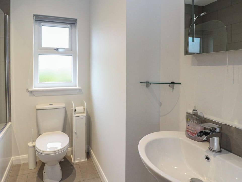 Glen Mhor Lodge Cottage in Scotland