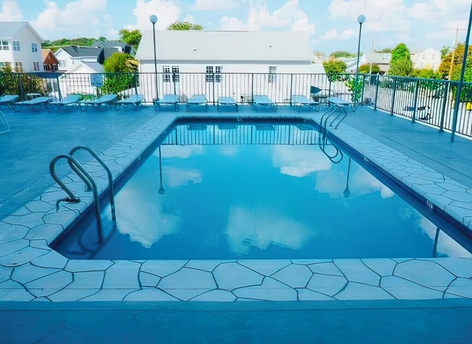 Community pool