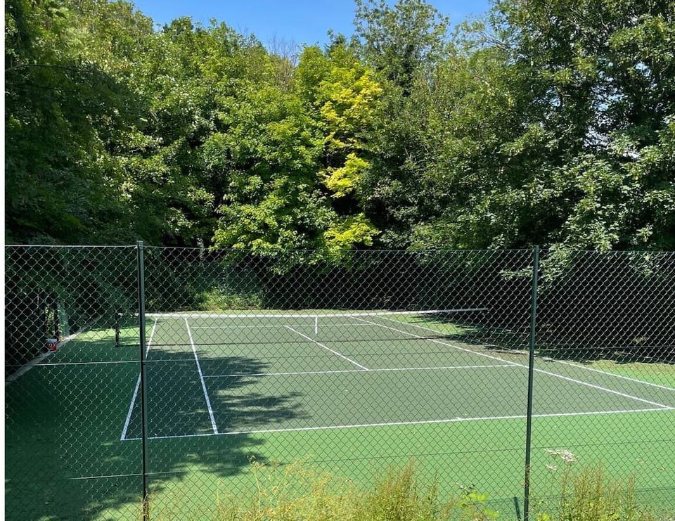 Tennis court