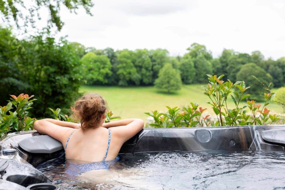 HengeEstate Hot tub 002