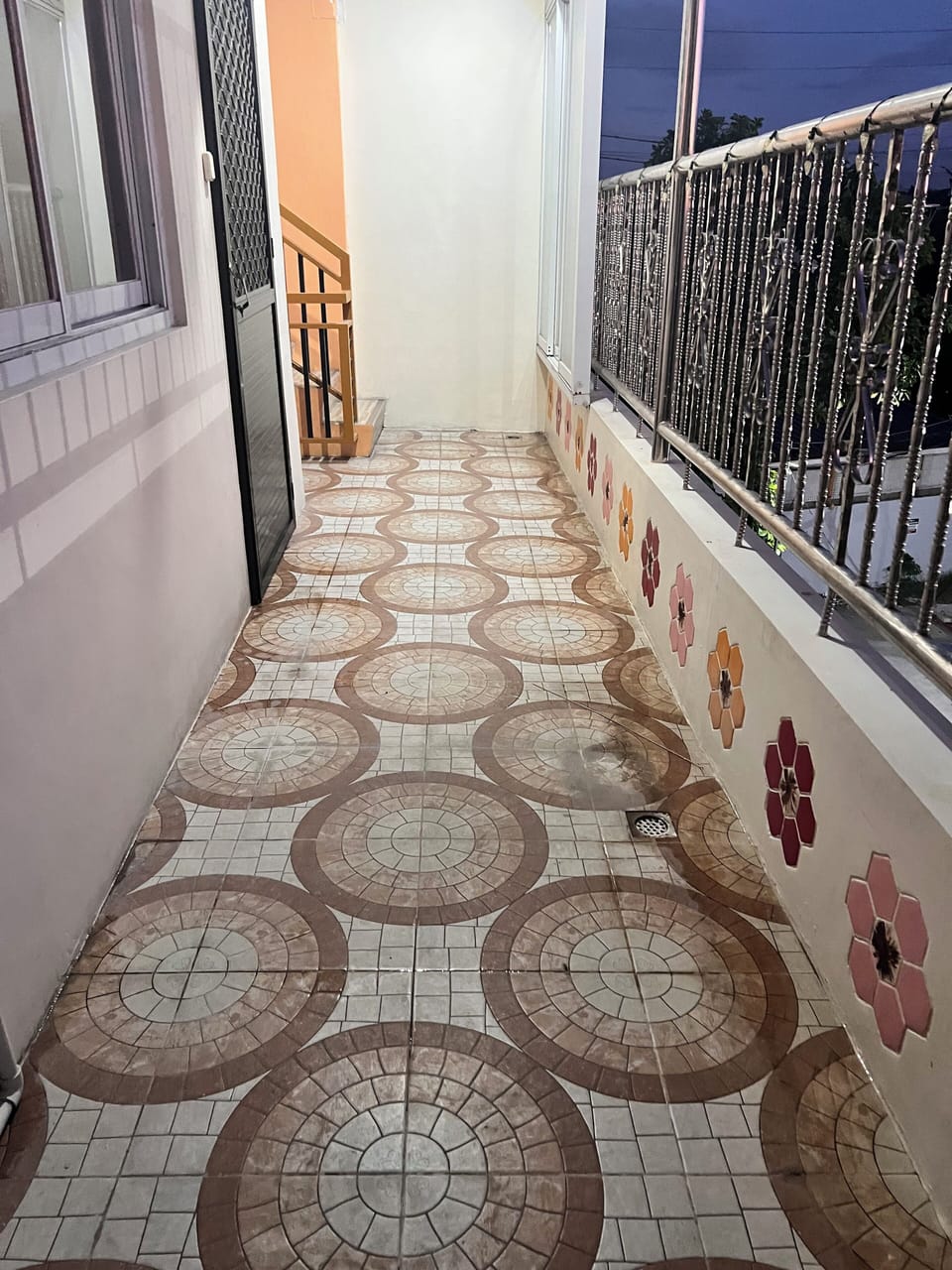 Hallway or balcony