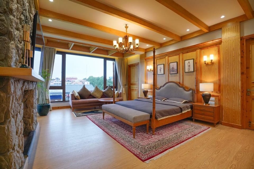 Luxury Suite, Hill View | 1 bedroom, desk, laptop workspace, free WiFi