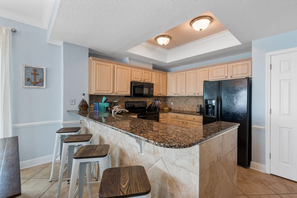 10 Crystal Shores West 208 Kitchen
