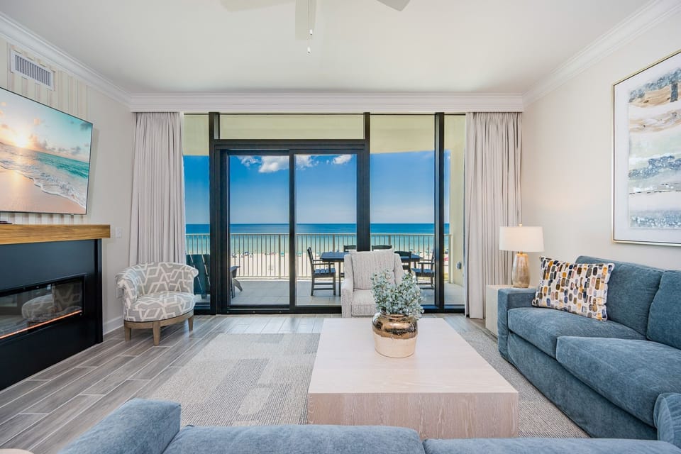Condo, 3 Bedrooms | Living area