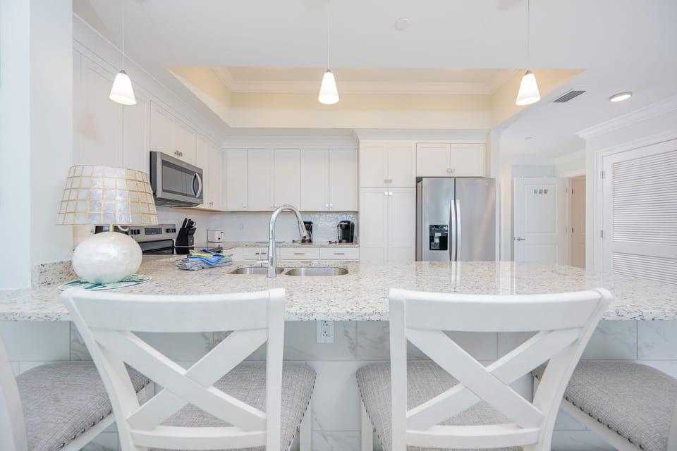 Condo, 3 Bedrooms | Private kitchen | Coffee/tea maker, fridge, oven
