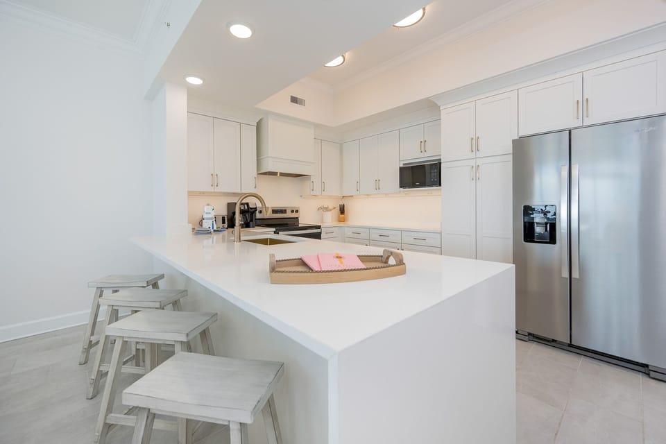 Condo, 3 Bedrooms | Private kitchen | Coffee/tea maker, fridge, oven